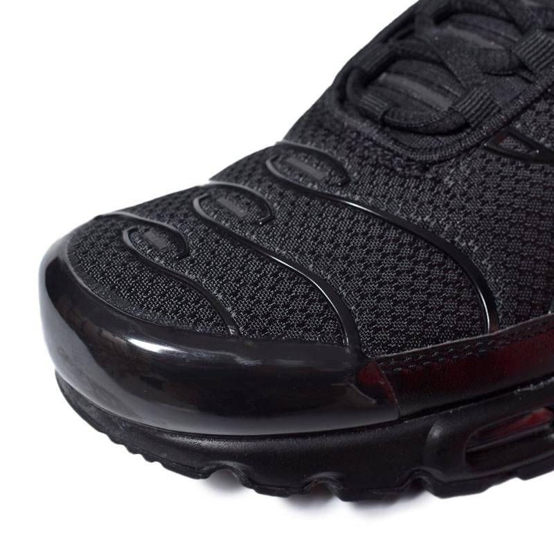 NIKE AIR MAX PLUS 