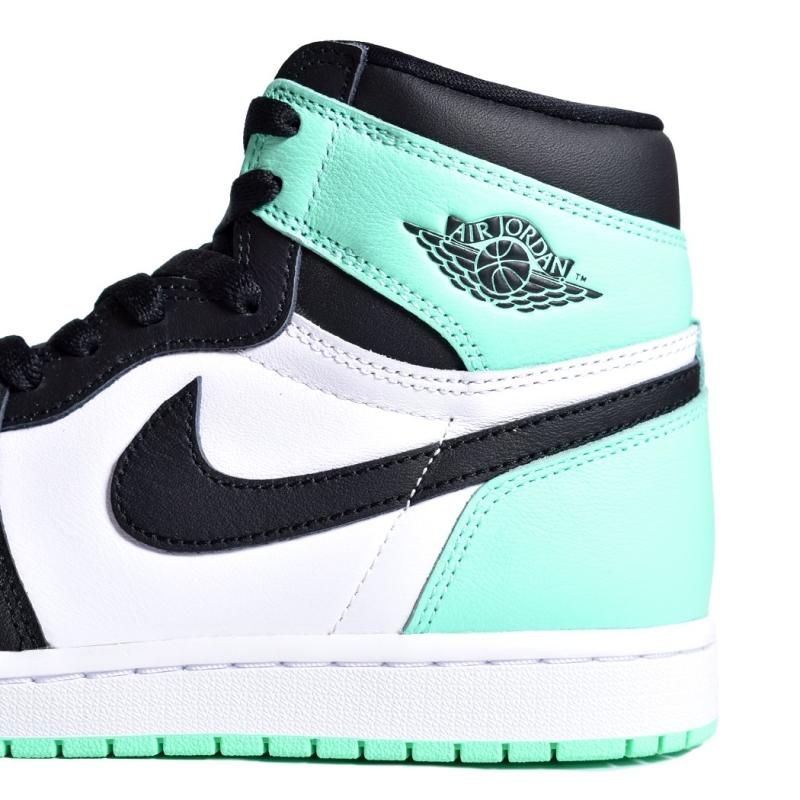 NIKE AIR JORDAN 1 RETRO HIGH OG NIKE AIR JORDAN 1 RETRO HIGH OG