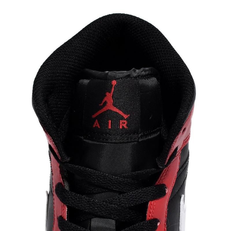 NIKE AIR JORDAN 1 MID 