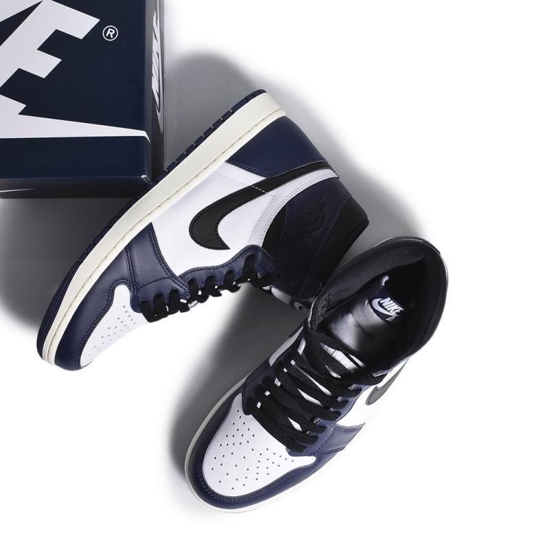 NIKE AIR JORDAN 1 RETRO HIGH OG 