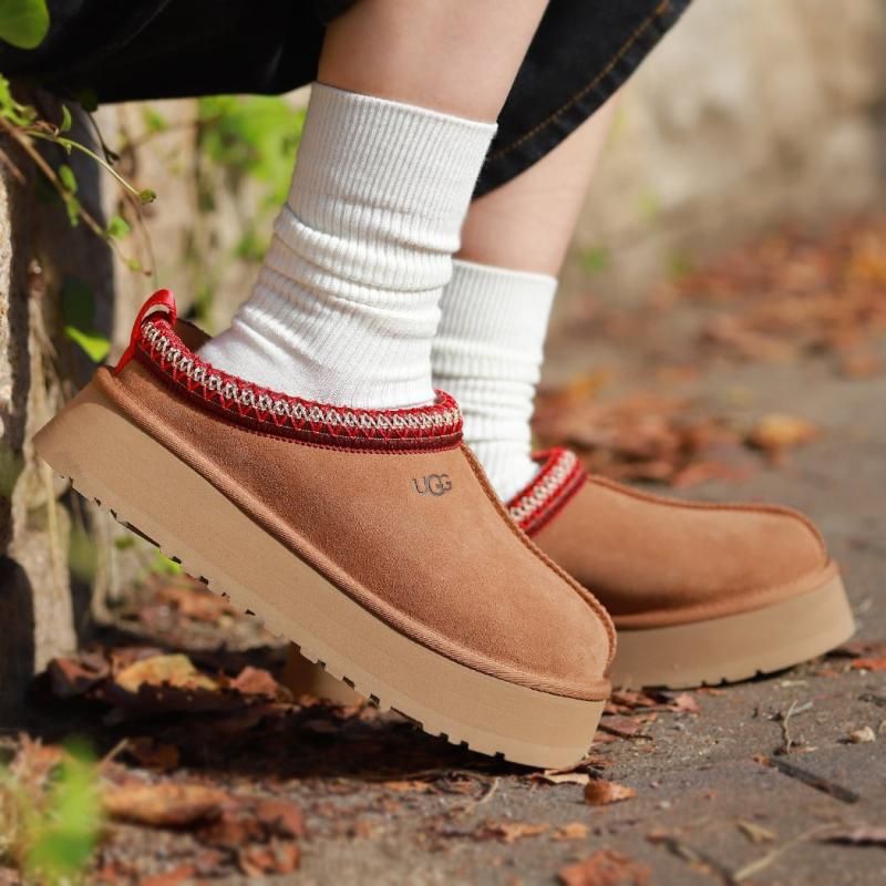 UGG W SCALLOPED MOC ブラック モカシン　黒 24 新品未使用 スカラップド モック 1118841｜モカシン・ローファー｜UGG