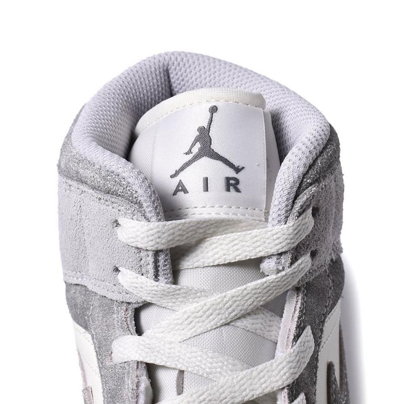 NIKE AIR JORDAN 1 MID SE 