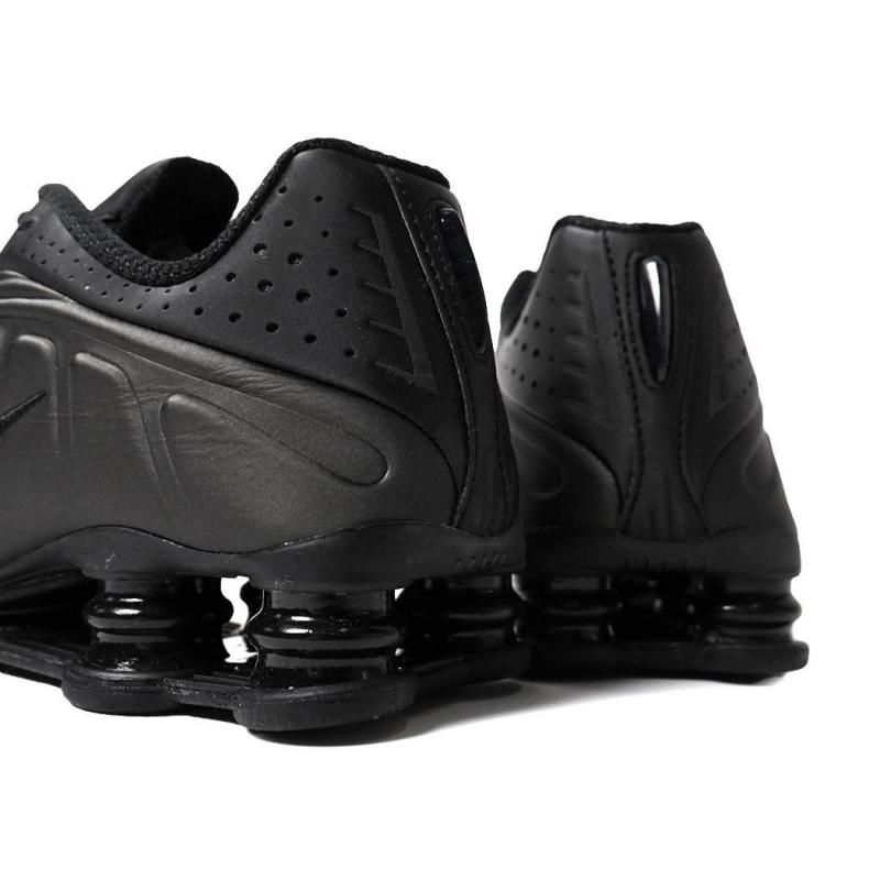 ナイキ ショックス R4 ブラック シューズ NIKE SHOX R4 BLACK/BLACK-BLACK-BRIGHT CRIMSON（ナイキ