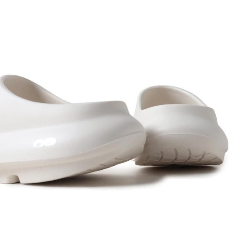 OOFOS OOyea CHALK ウーフォス ウーヤー サンダル ( ホワイト 白