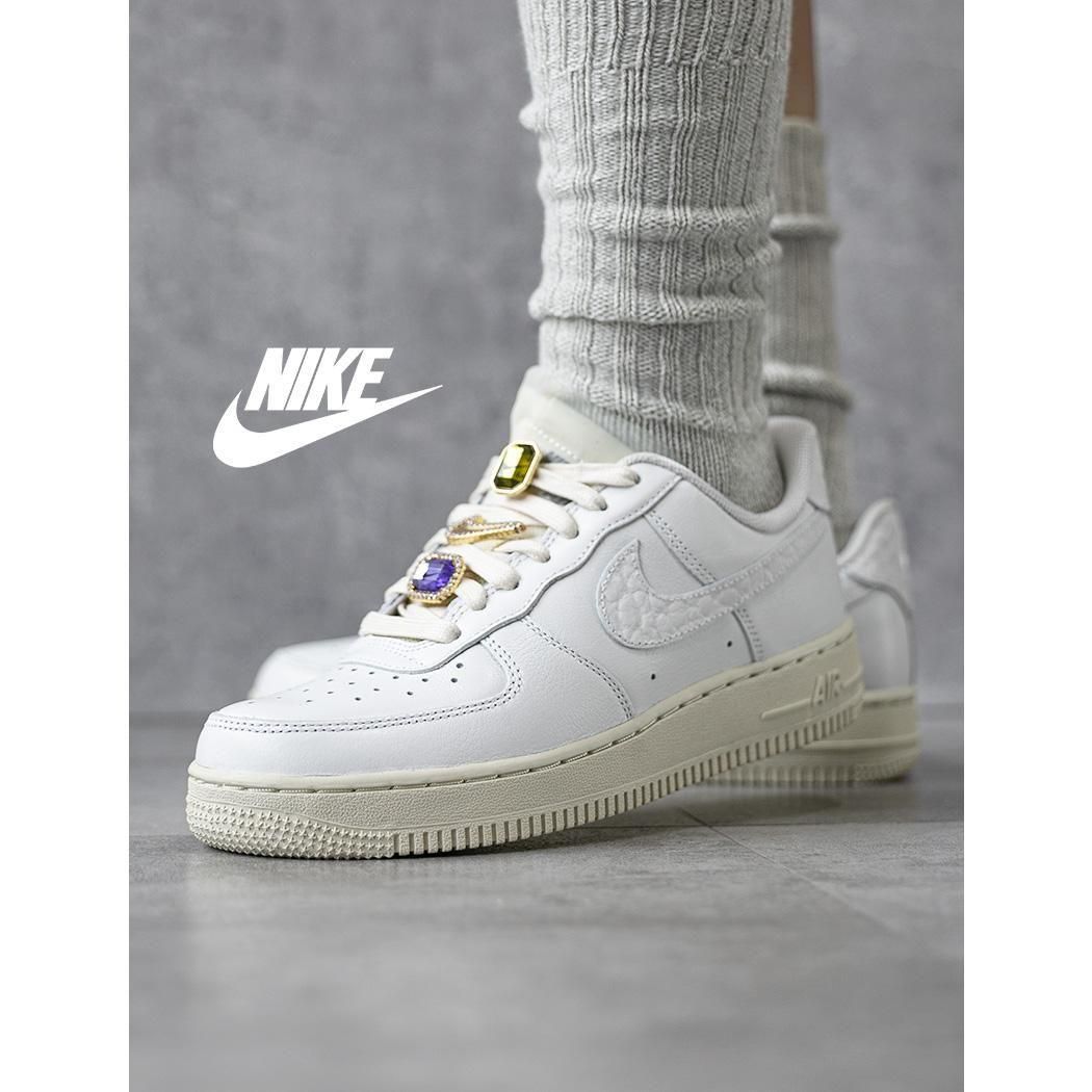 海外限定 NIKE WMNS AIR FORCE 1 '07 LX WHITE ナイキ ウィメンズ エアフォース 1 '07 LX スニーカー 日本未発売 白 レディース DN5463-100