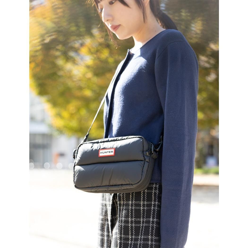 HUNTER INTEREPOD EXTRA PUFFED CROSSBODY BLACK �ϥ󥿡�����ȥ�ԥå� �������ȥ� �ѥե� �������ܥǥ� �Хå� ( UBX5514KBMBLK )
