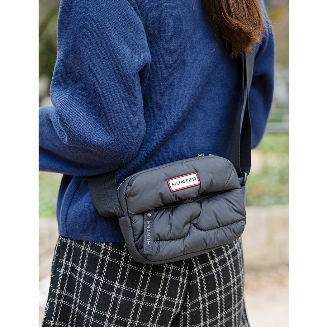 HUNTER INTEREPOD EXTRA PUFFER MINI CROSSBODY BLACK �ϥ󥿡� ����ȥ�ԥå� �ѥե����ߥ˥������ܥǥ� �Хå� ( UBX2238CPEBLK )